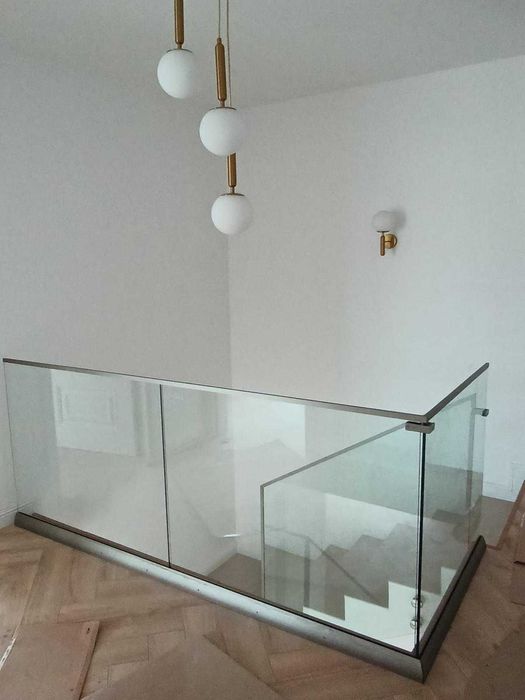 balustrada de sticla