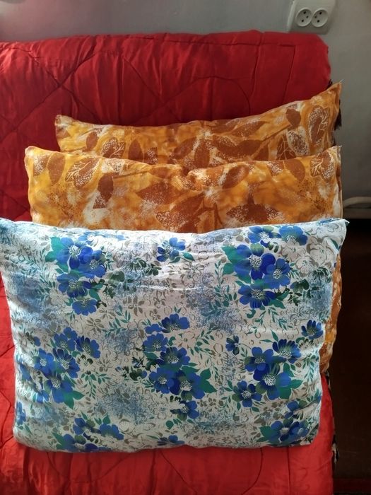 Одеяла и подушки