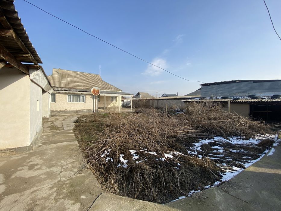 Үй сатылады Мырзакентте.