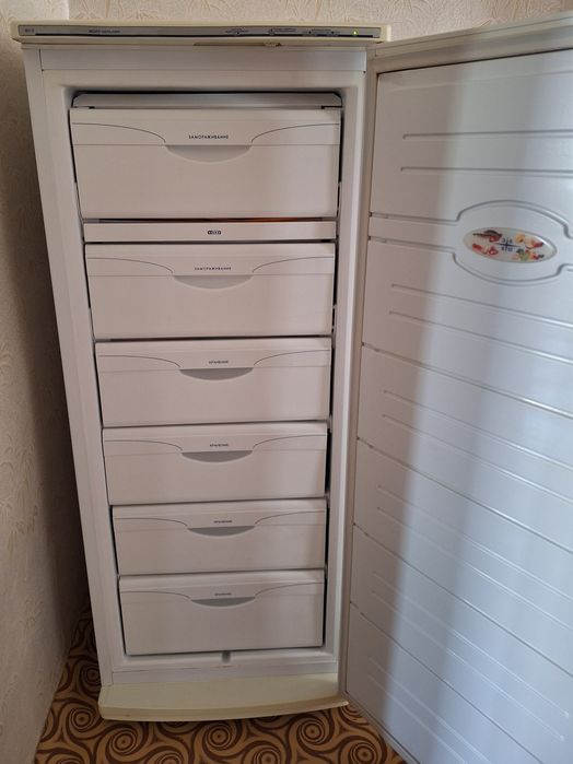 Продам морозильник