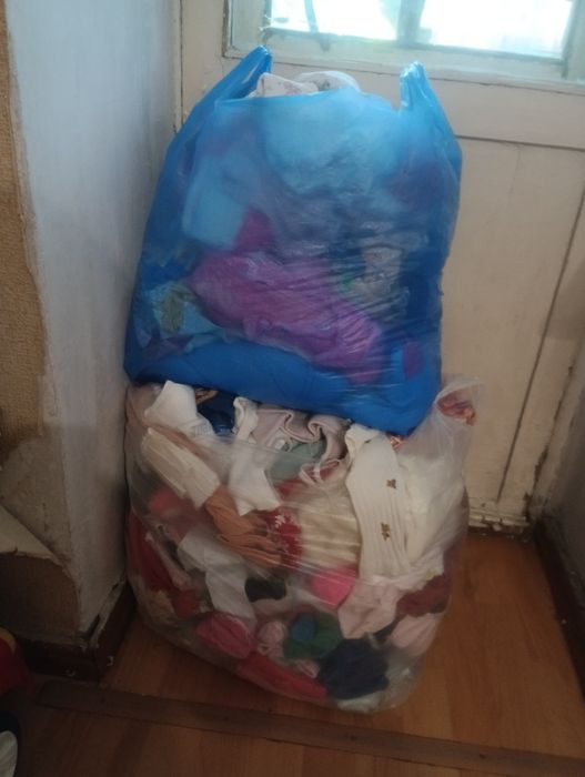 Отдам вещи для новорожденных на девочку