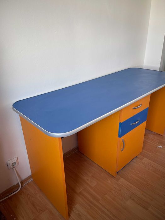 Birou dublu, ideal pentru copii. Stare perfecta de functionare