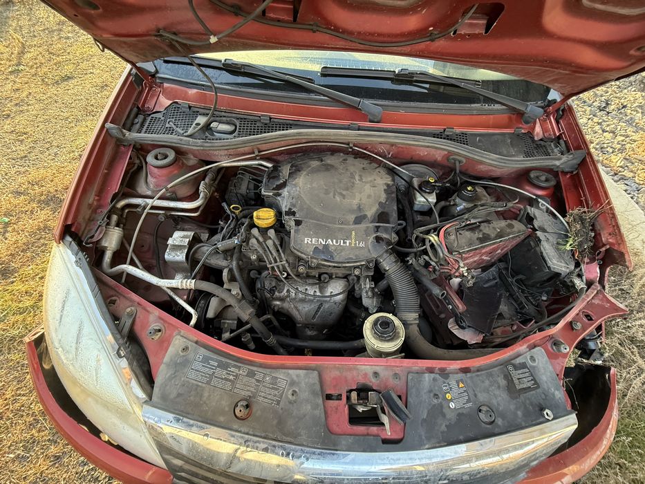 Dacia Sandero 1.6 на части