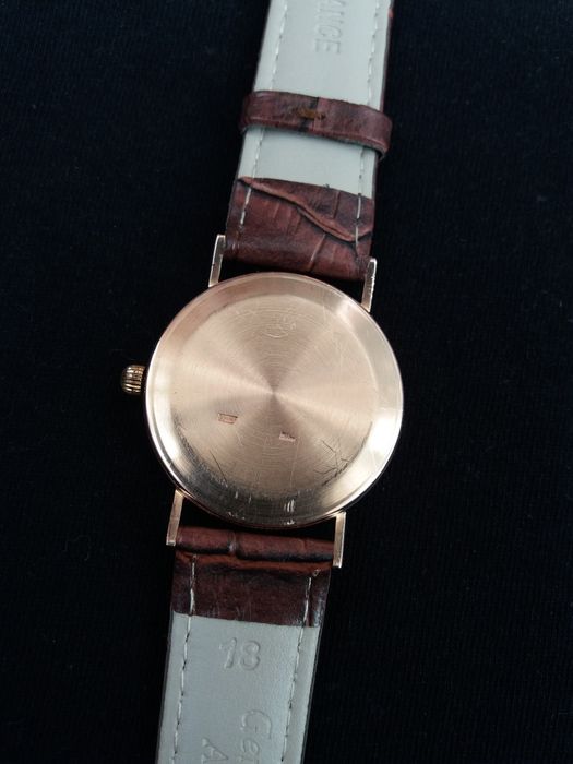 Продам золотые часы!