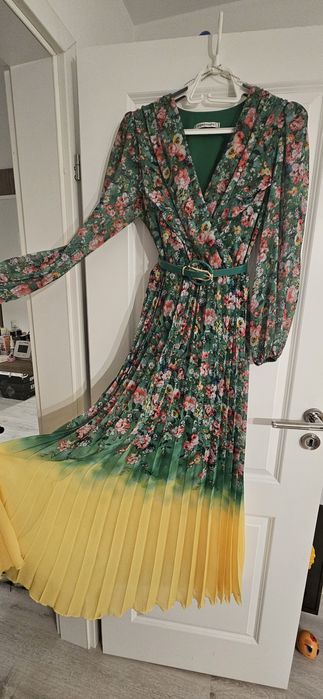 Vând rochie elegantă