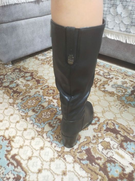 Продам новые зимние сапоги