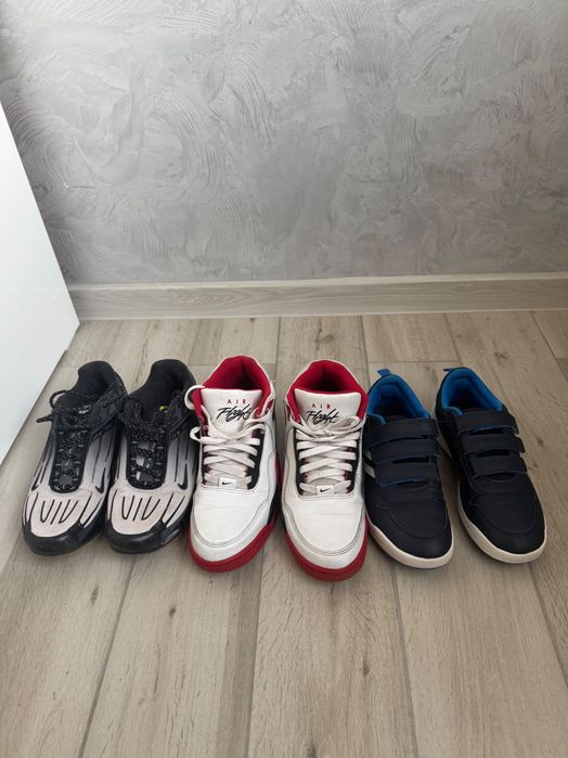 Маратонки Nike, Adidas