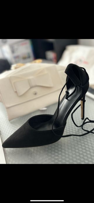Дамски обувки на висок ток