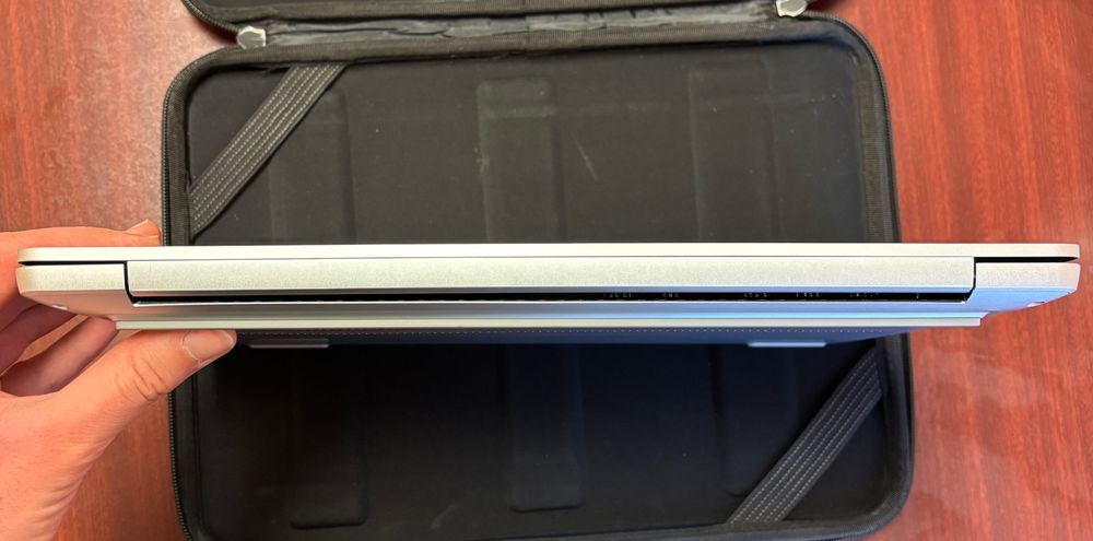 Lenovo ideapad slim 5 - core ultra 5 125h + 32 gb ddr5 + 1 tb