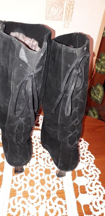 Дамски ботуши италиански, натурален велур.