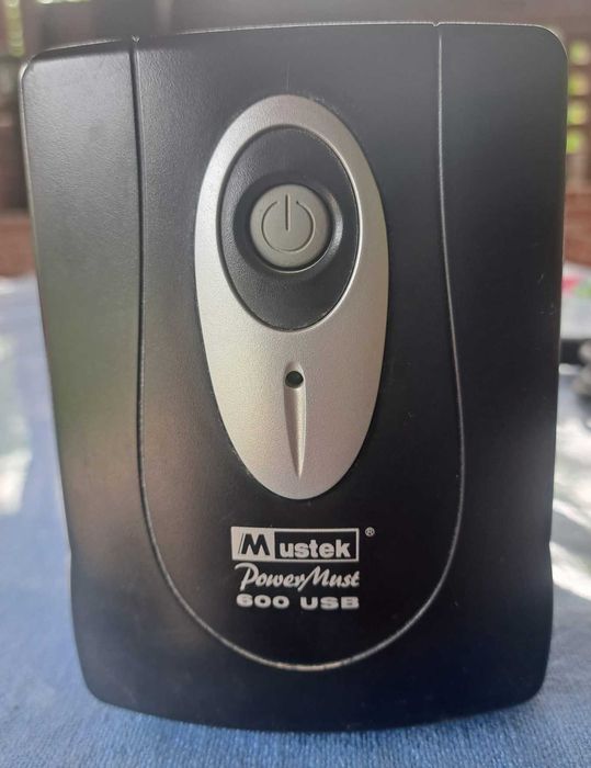 UPS Mustek PowerMust 800 USB | Sursă neinteruptibilă 800VA / 480W