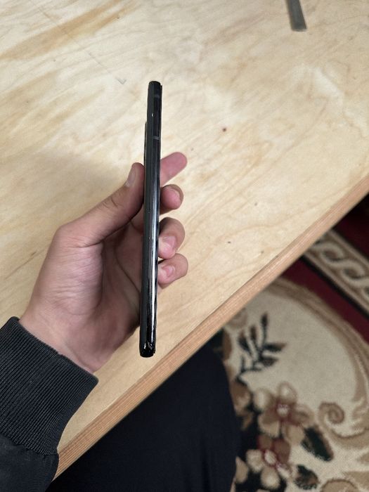 Samsung S21 plus 5g  xolati zor aybi yoq