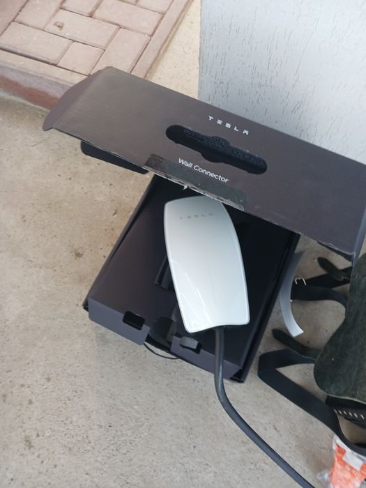 Montaj stații incarcare auto,stabilizatoare tensiune ,prize pamant