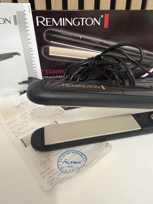 Placă de îndreptat părul Remington S3500 Ceramic Straight 230