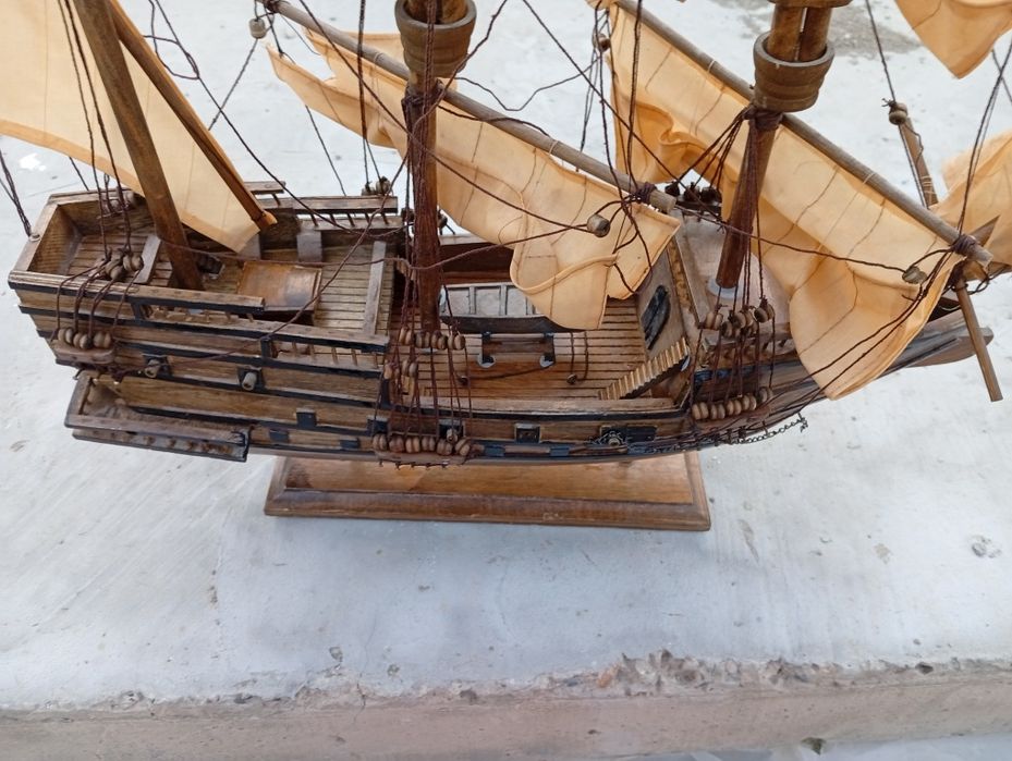Корабль красивый.    длинна 55 см высота 62 смсм