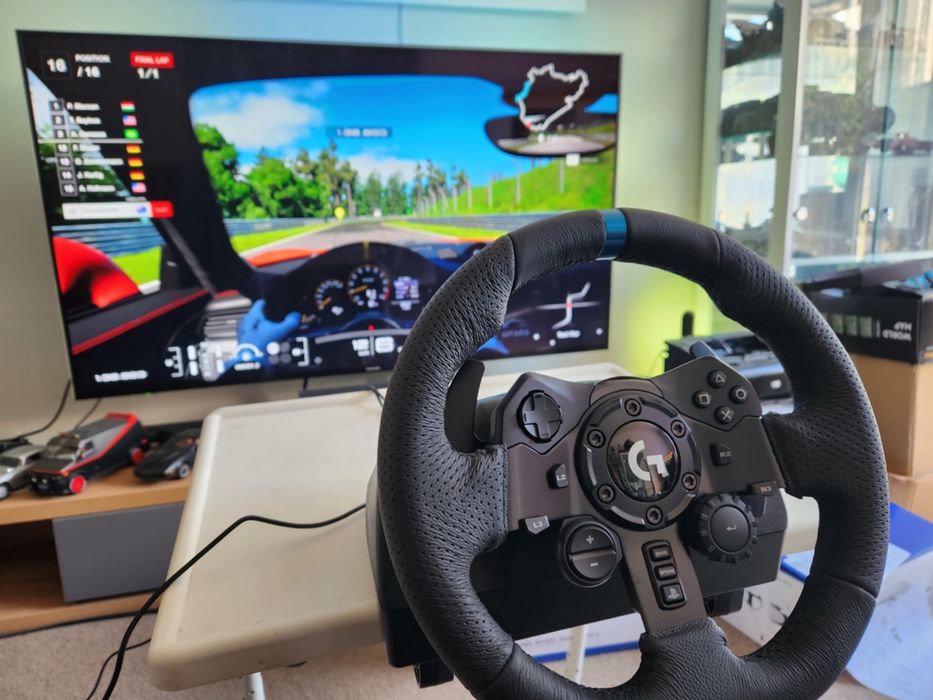Volan gameing Logitech