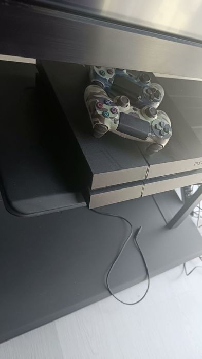 Playstation 4 fat, 512gb, с 10 играми и аккаунтом