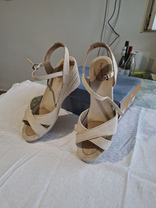 Сандали бели Pepe Jeans