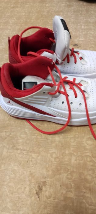 Teniși Converse,Ghete Nike Air Jordan,Reebok easy tone