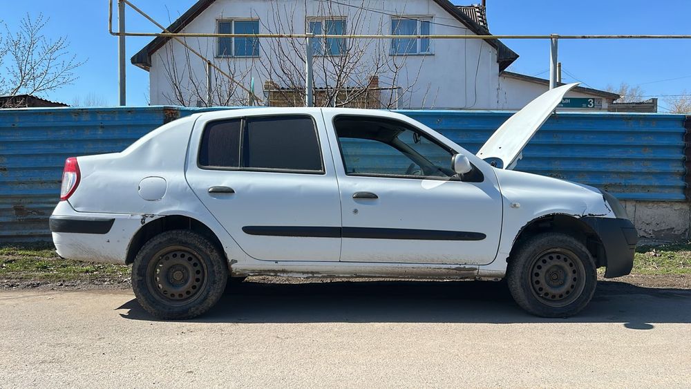 Автомобиль РЕНО Клио