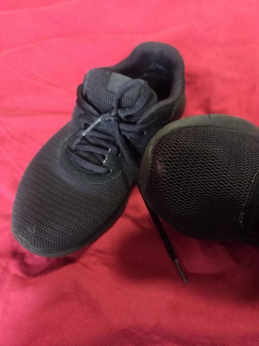 Продавам маратонки Nike