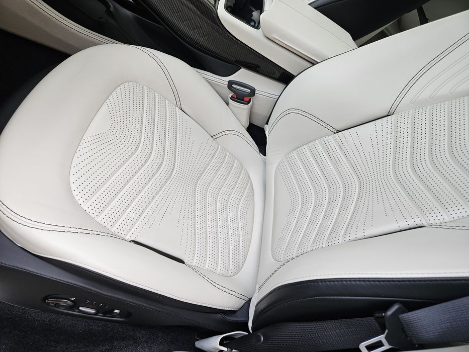 Aston Martin DBX 19.000km (1/500) Full Carbon, Achizitie RO de nou