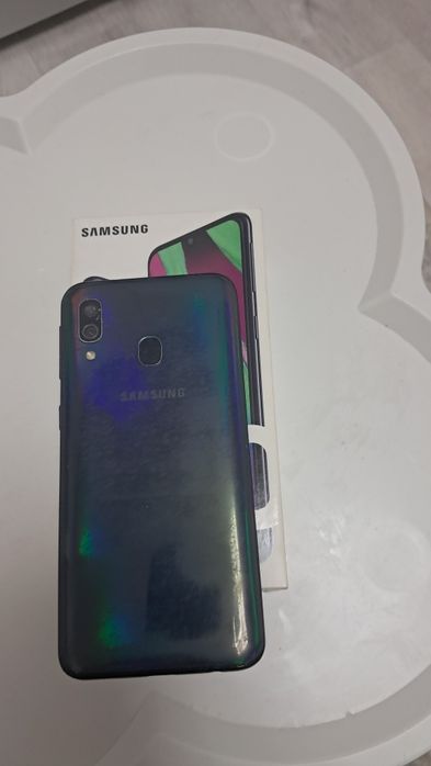 Продам телефон Samsung A40, 64GB