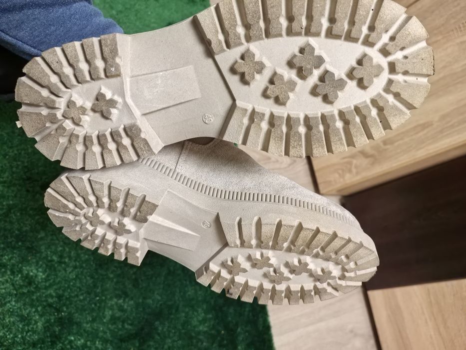 Дамски боти номер 40