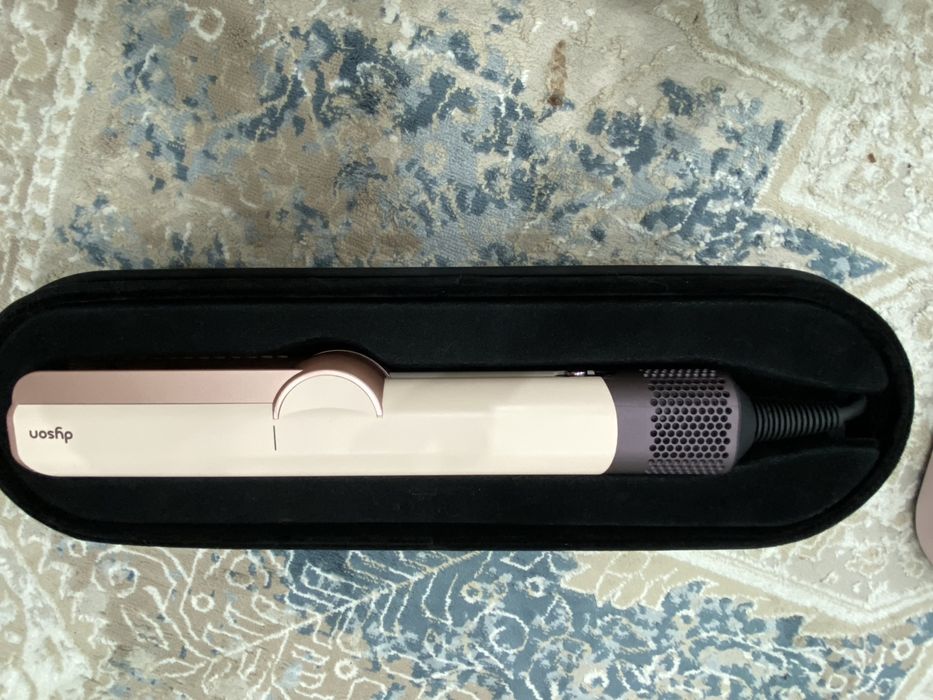 Продам Dyson утюжок