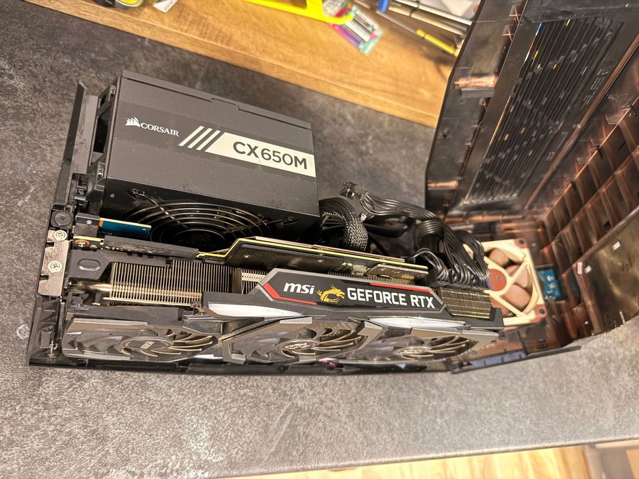 Alienware Graphics Amplifier cu Placa video MSI RTX 2080 Gaming X Trio