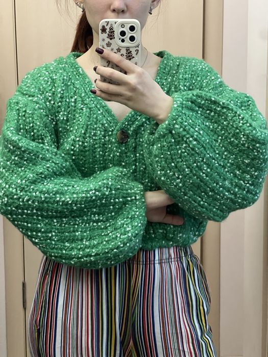 Стильная вязаная кофта-кардиган