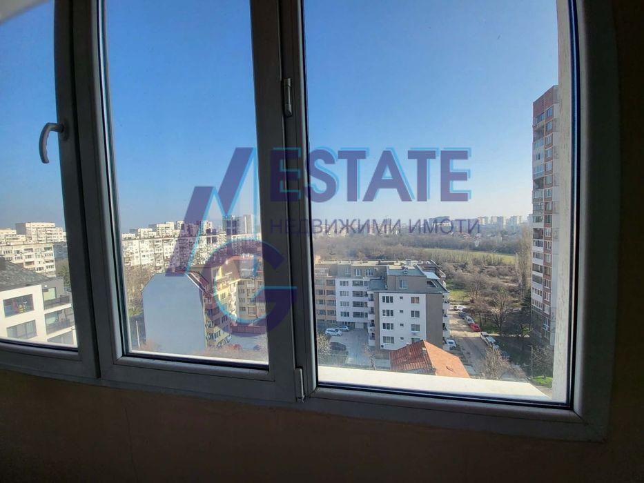 Тристаен апартамент в гр. София, жк. Красна поляна 3