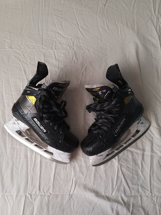 Коньки хоккейные