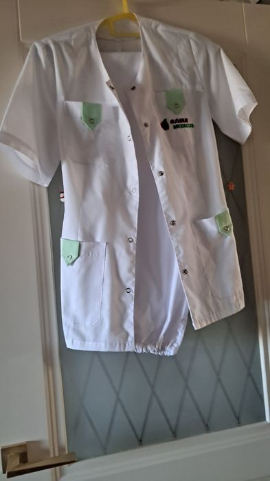 Продаётся медицинский комплект.