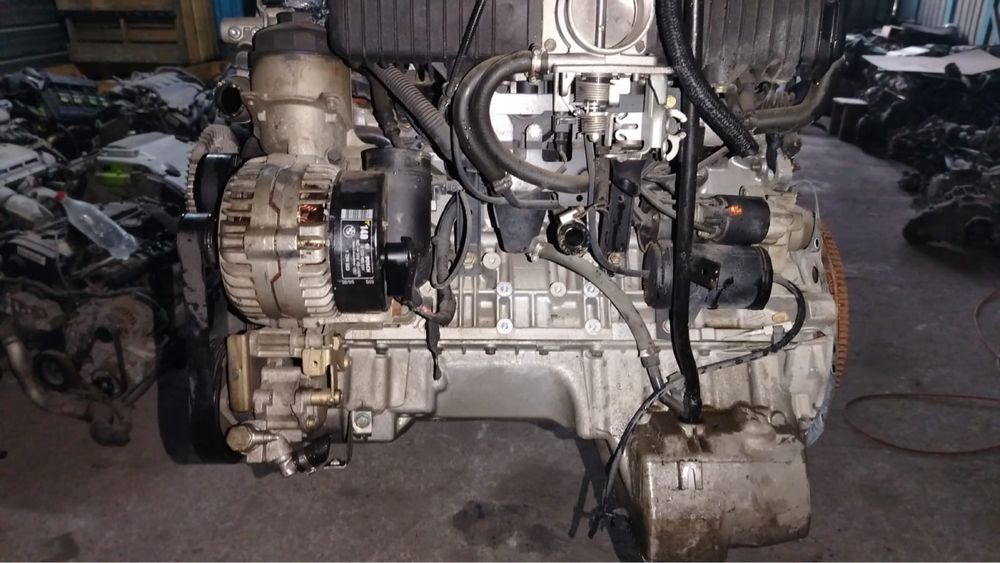 Двигатель м52 объём один ванус 2.8  бмв
