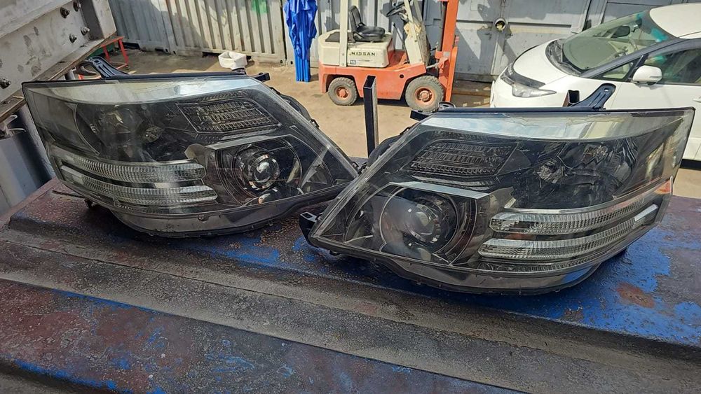 Фары на Тойота alphard
