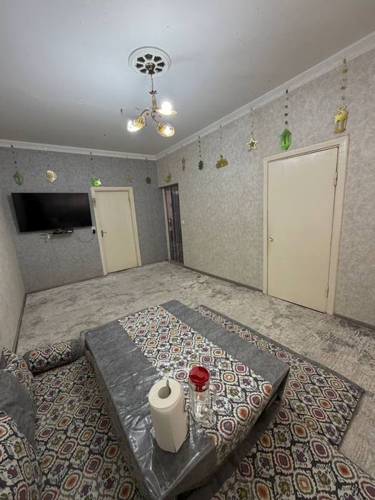 Продам квартиру Чиланзар 24 квартал, 3х комнатная, 1 этаж