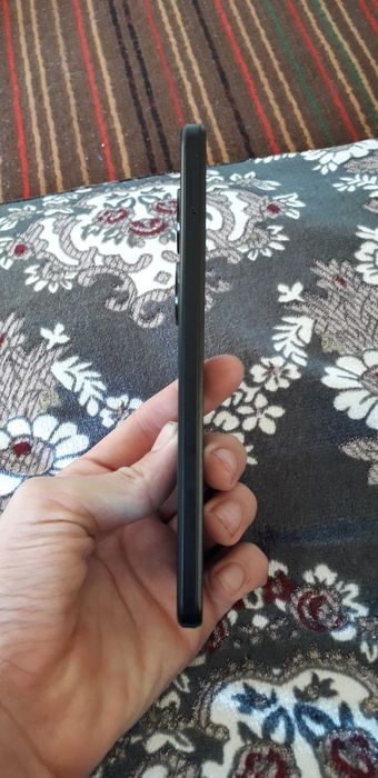 Honor X 7b. Halati yaxshi. Hali 1 yl bulamadi zaryadnk chexol beriladi