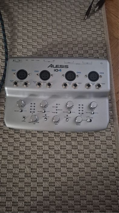 Alesis IO4 interfata audio usb