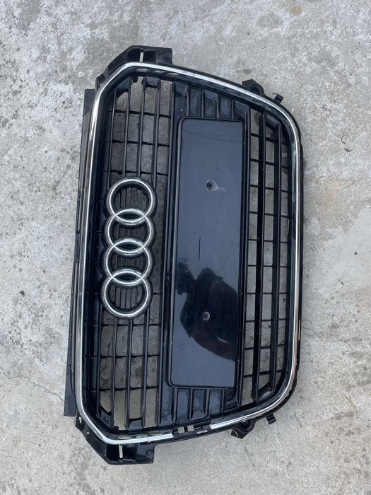 Решетка Audi A4 B8 8K 2008-2012 оригинална 8K0853651