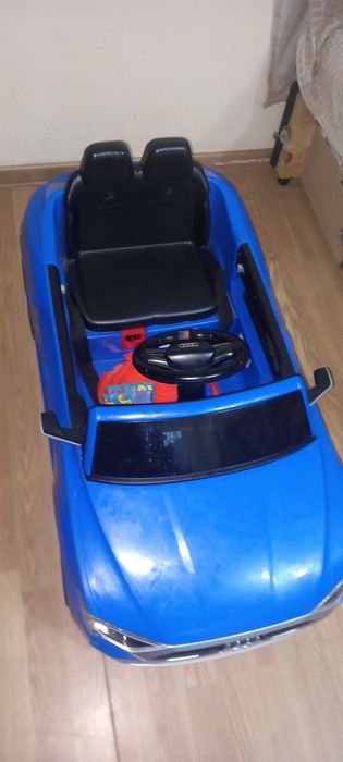 Masinuta electrica pentru copii
