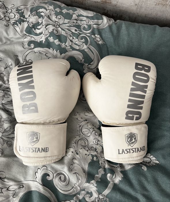 боксёрские перчатки