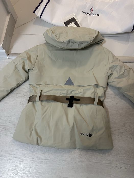 Geaca Moncler fabricata in Romania 2026