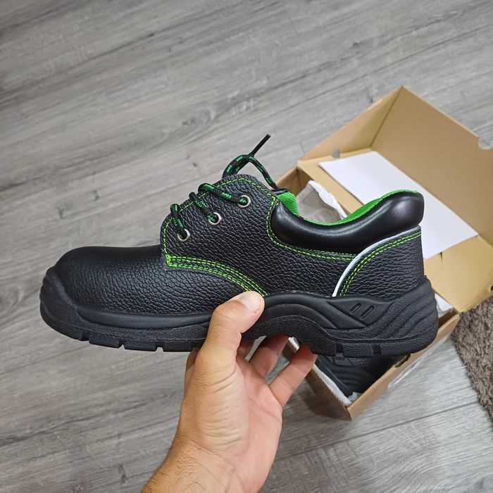 Защитни работни обувки FIRSTY