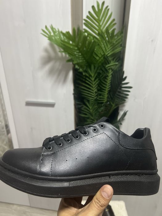 Pantof sport cascal alb si negru