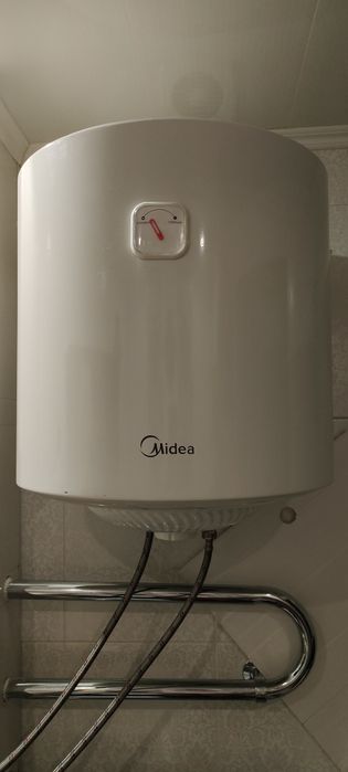 Бойлер на 50 литров.