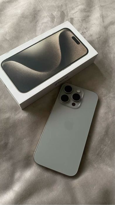 Продаю айфон 15 про 256 гб