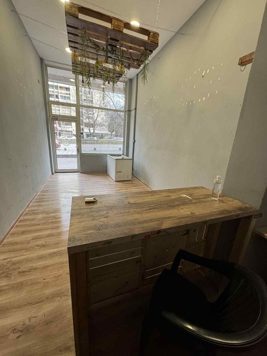Дава се под наем Магазин в София, Център - 55 кв.м за 598.23 € - Снимка #1