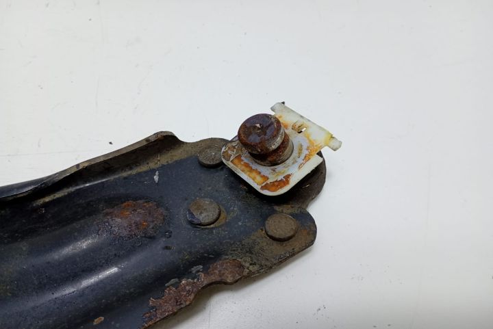 Brat suspensie bascula stanga 8200586561 Mercedes-Benz Citan W415 ser