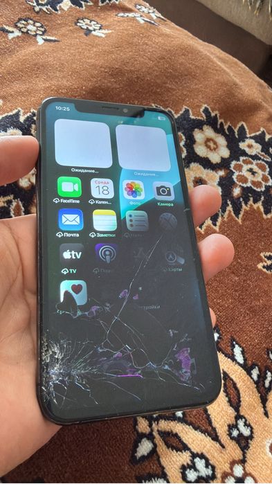 Продам айфон xc!